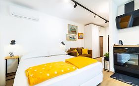 Zuzu Apartment